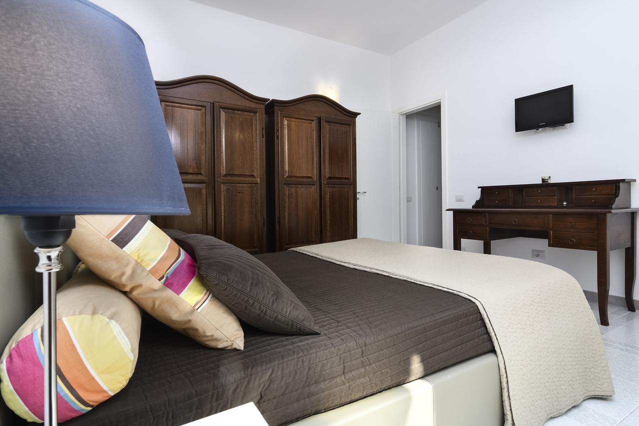 B&B Villa Genny A Pochi Passi Dal Mare 圣卡塔尔多 外观 照片