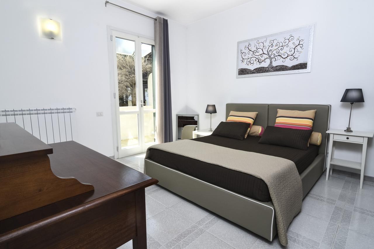 B&B Villa Genny A Pochi Passi Dal Mare 圣卡塔尔多 外观 照片