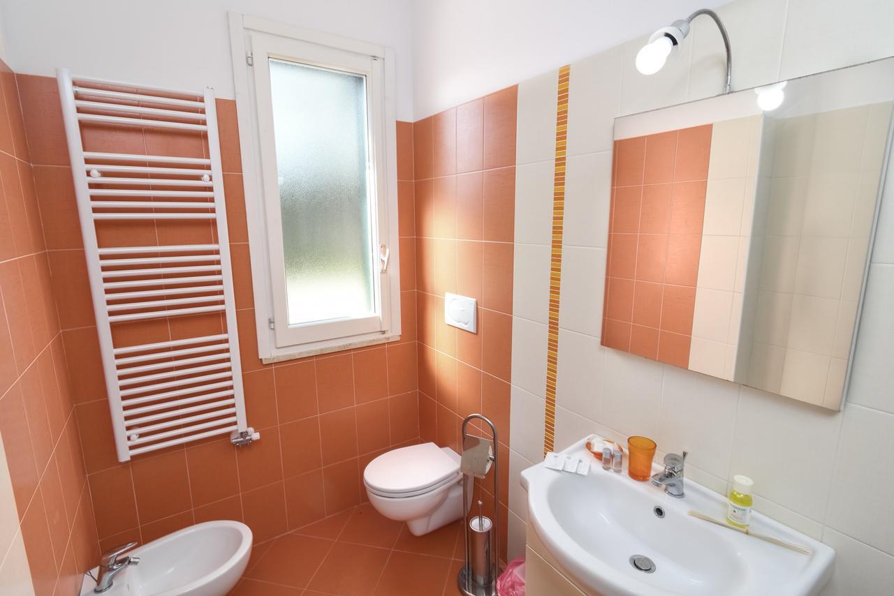 B&B Villa Genny A Pochi Passi Dal Mare 圣卡塔尔多 外观 照片
