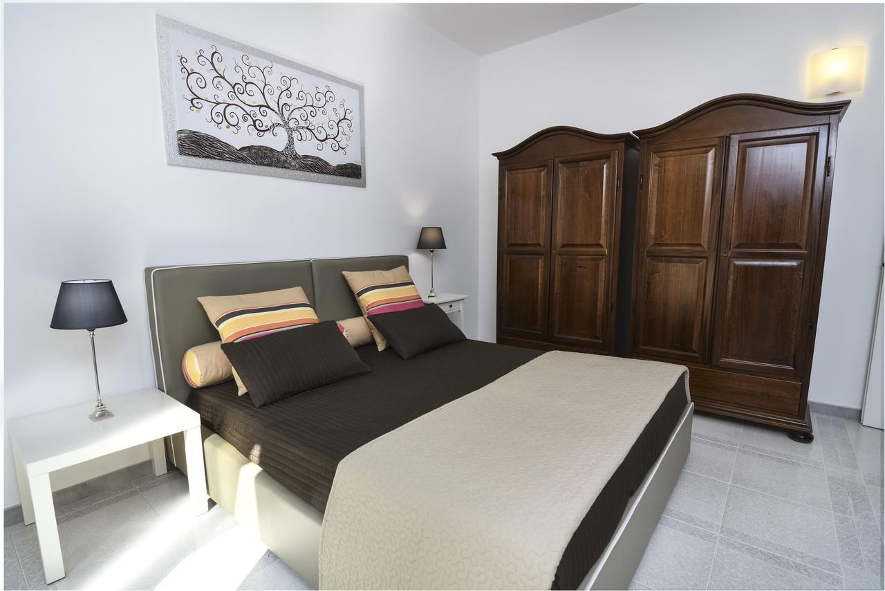 B&B Villa Genny A Pochi Passi Dal Mare 圣卡塔尔多 外观 照片